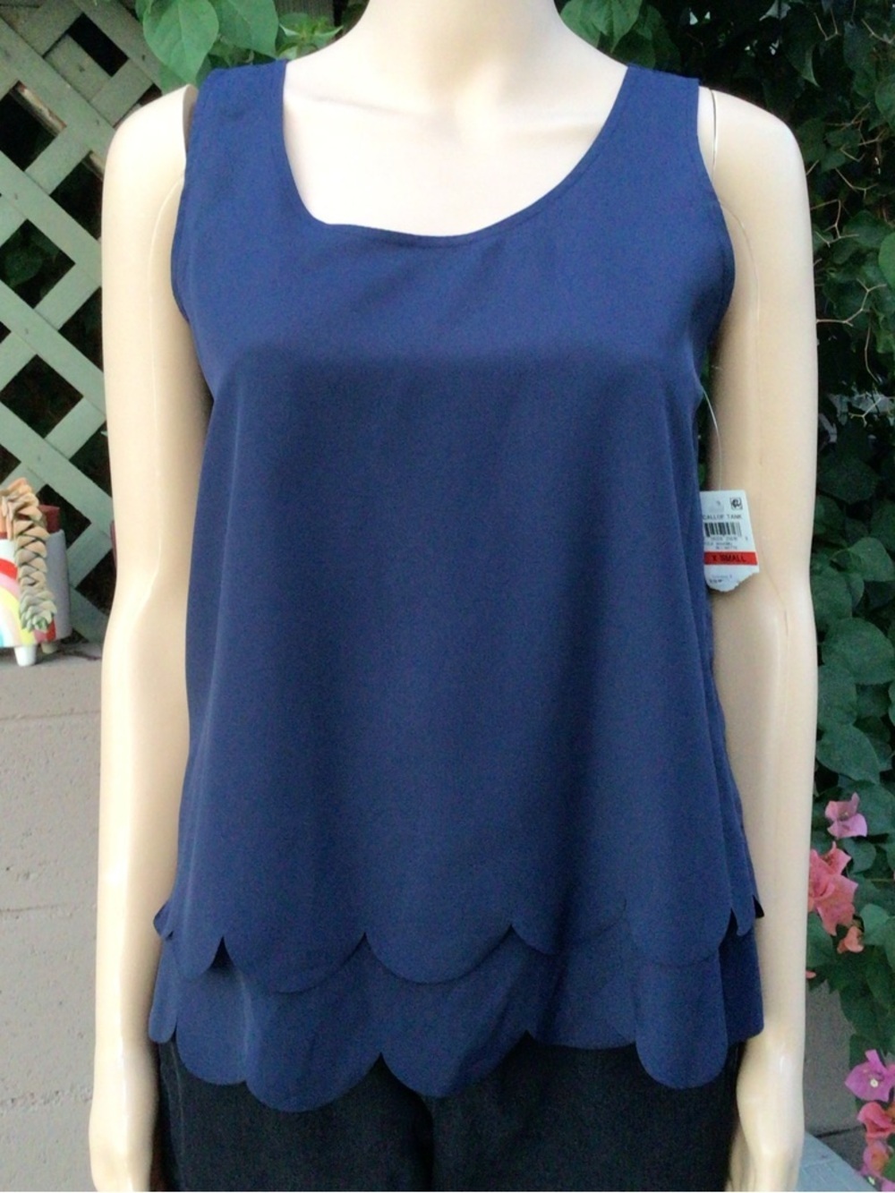 Maison Jules Navy Sleeveless Blouse Sleeveless Top Tank with Scalloped Hem NWT